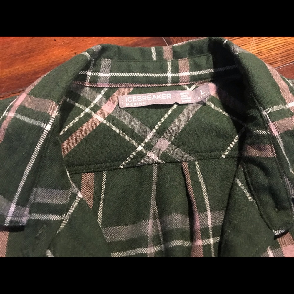 Icebreaker merino shirt size L will fit medium